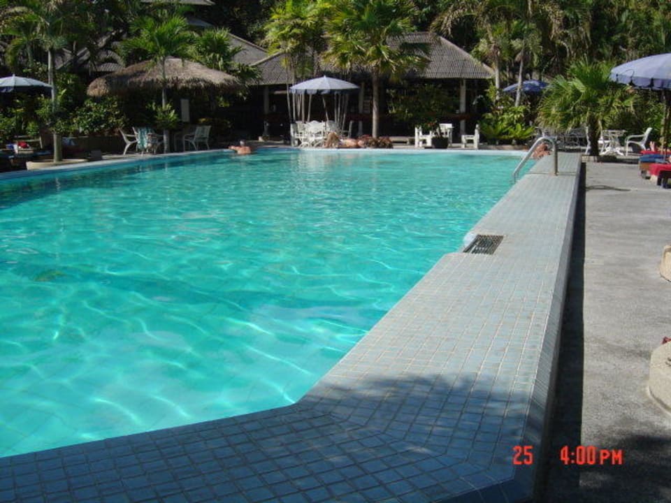 Pool Let's Hyde Resort & Villas