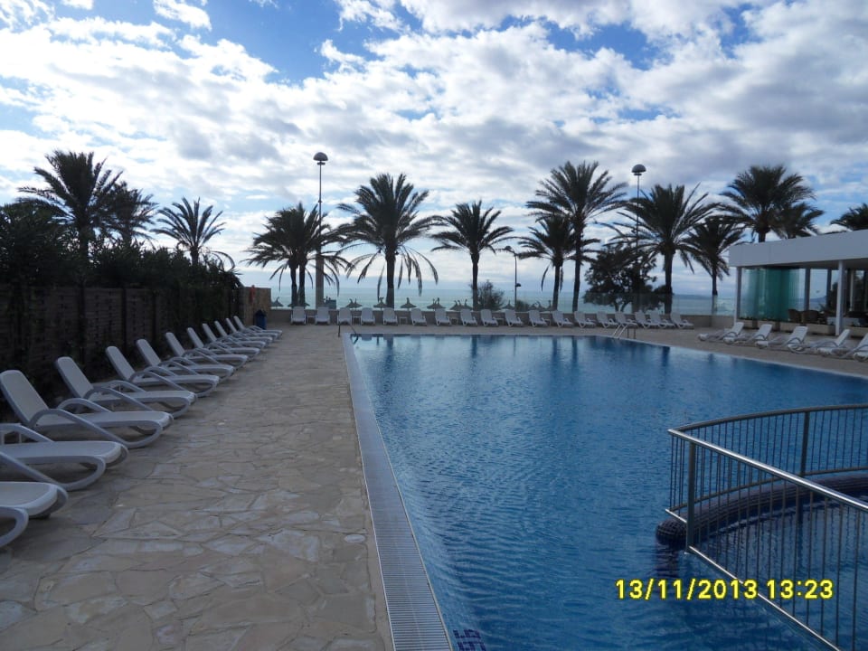 Blick von der Liege aufs Meer Hotel HM Gran Fiesta