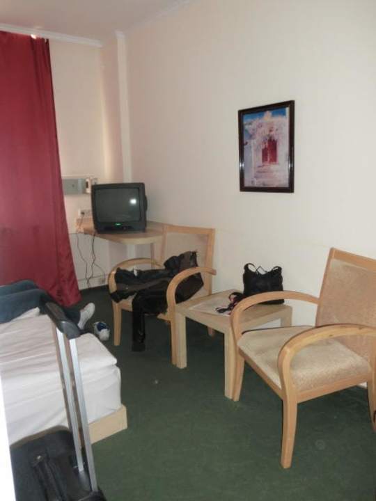 Blick vom Bett PLAZA INN Hamburg Moorfleet