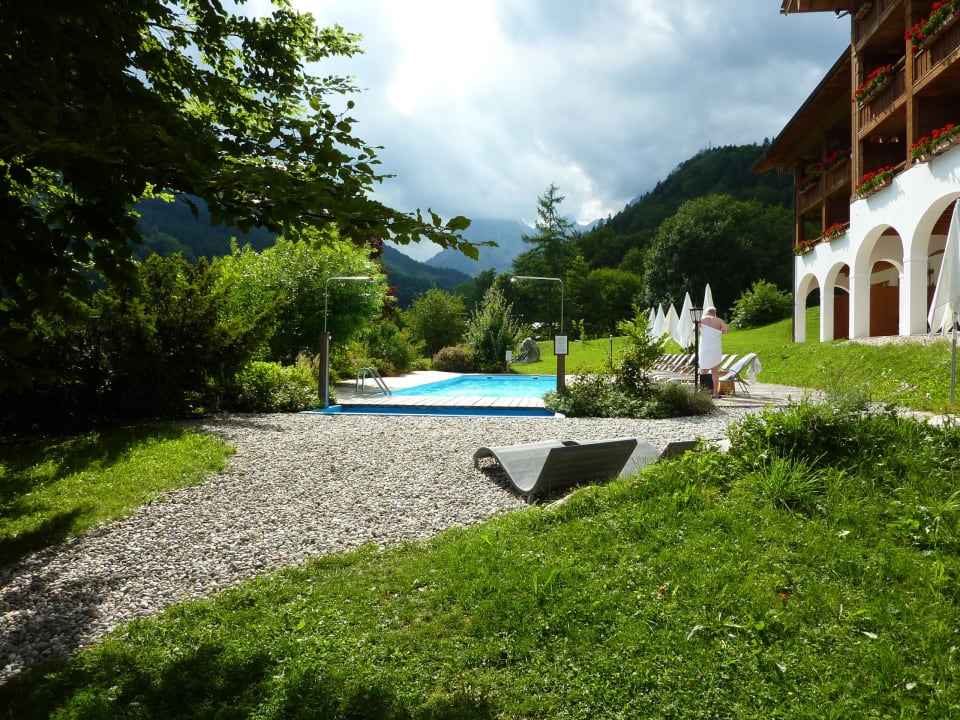 Poolansicht Berghotel Rehlegg