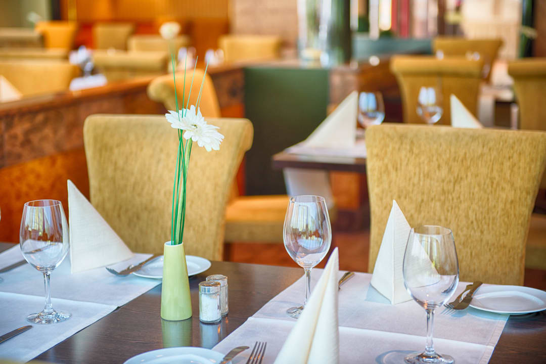 Decorative Detail Leonardo Hotel Köln Bonn Airport