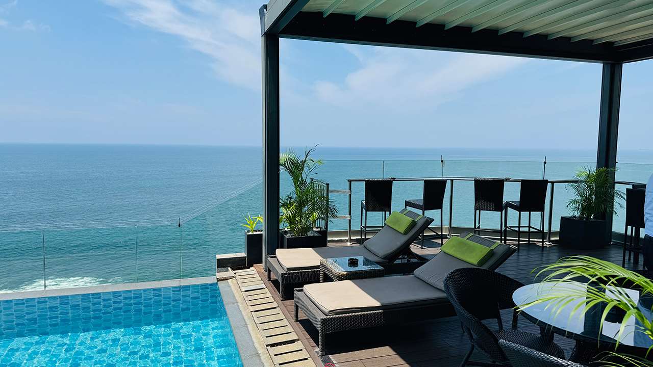 Pool Radisson Hotel Colombo