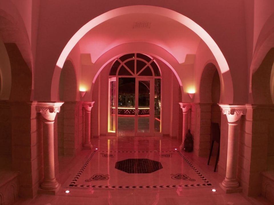 Flamingo Innenbereich Radisson Blu Palace Resort & Thalasso Djerba