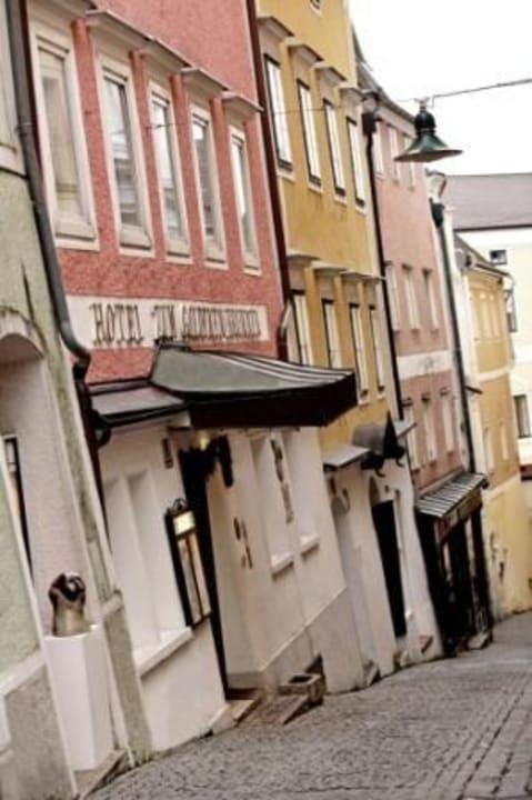 Outside picture Keramikhotel Goldener Brunnen