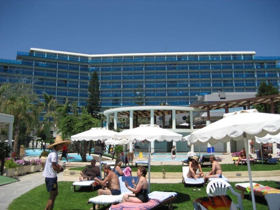 Das Hotel vom Strand aus Hotel Calypso Beach