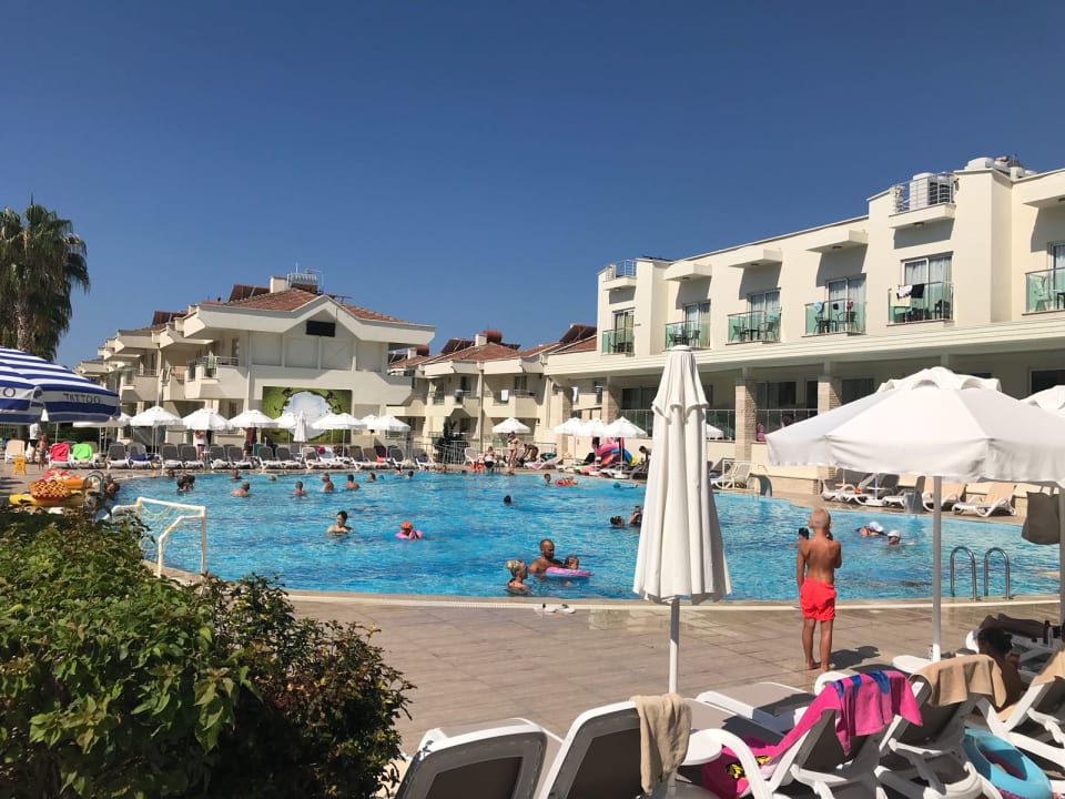 Pool Dream Family Club