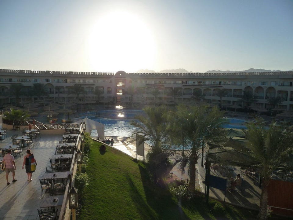 Vorderer Pool Pickalbatros Royal Moderna Resort-Sharm El Sheikh