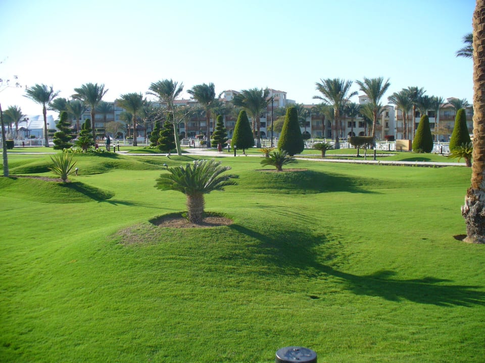 Gepflegte schöne Gartenanlage Pickalbatros Dana Beach Resort - Hurghada