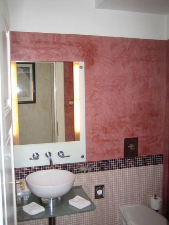 Blick ins Badezimmer The Mozart Prague - Preferred Hotels & Resorts