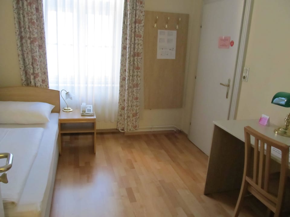 Ansicht Einzelzimmer Hotel Graf Stadion