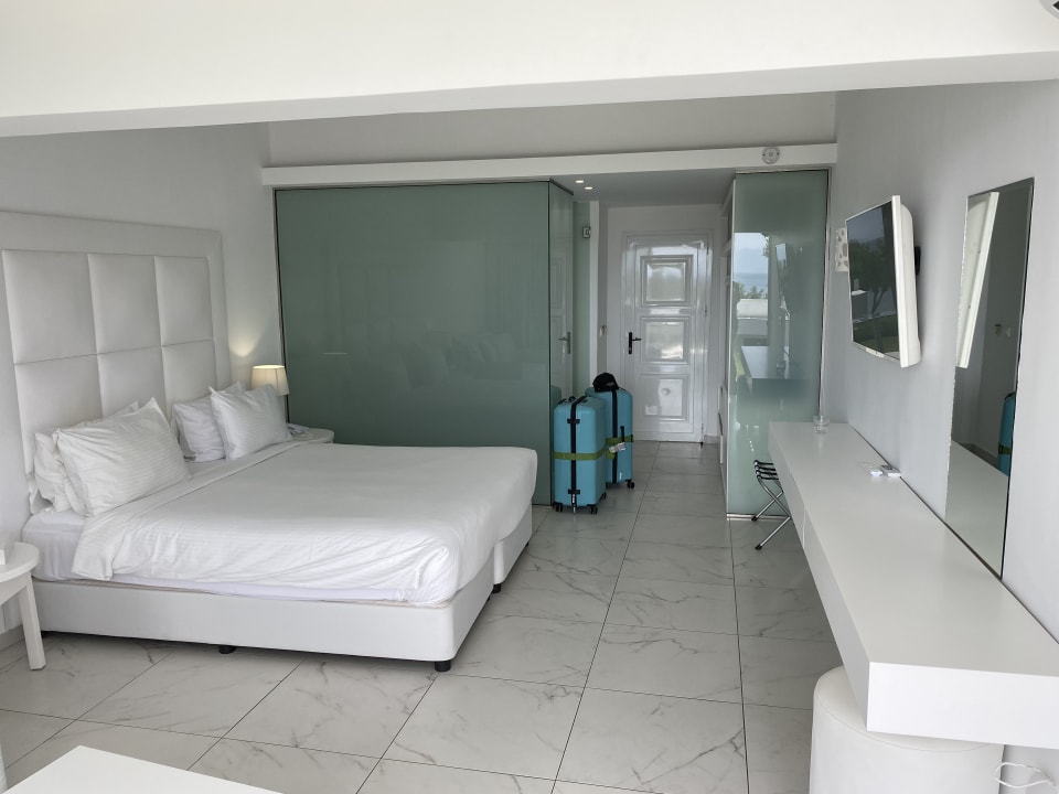 Zimmer Dimitra Beach Hotel & Suites