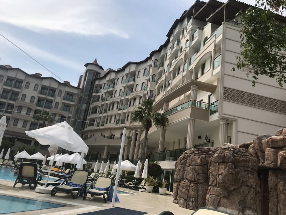 Pool Bella Resort & Spa