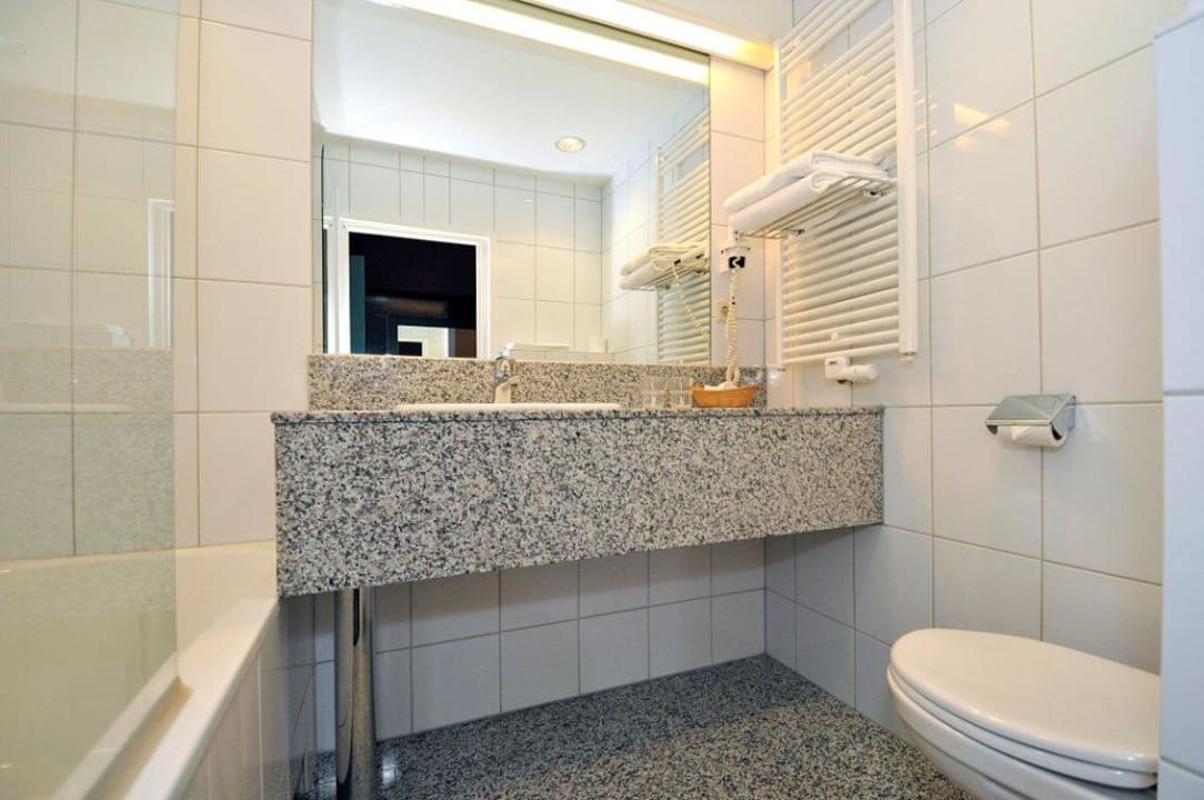 Badkamer standaardkamer Hampshire Hotel - Voncken Valkenburg