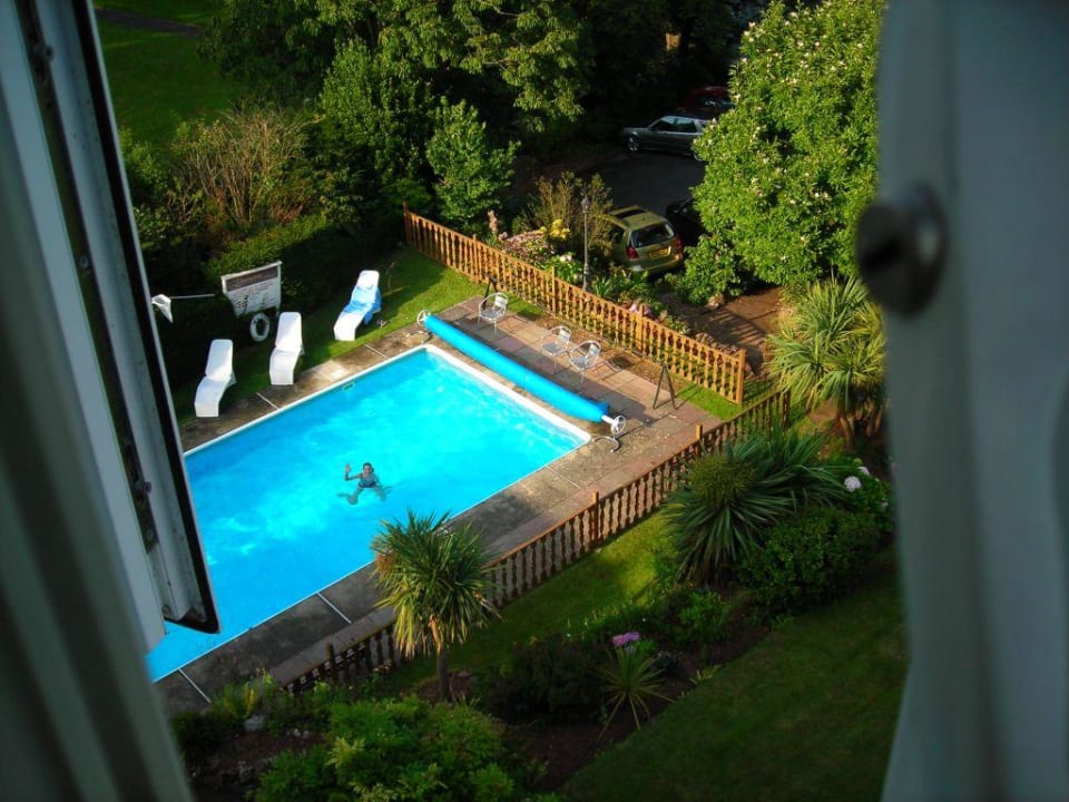 Der Pool Hotel Elmington
