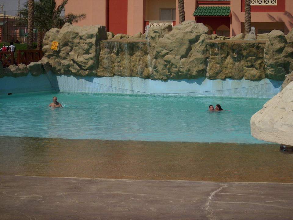 Wellenpool beim Aqua Blue Pickalbatros Aqua Vista Resort - Hurghada