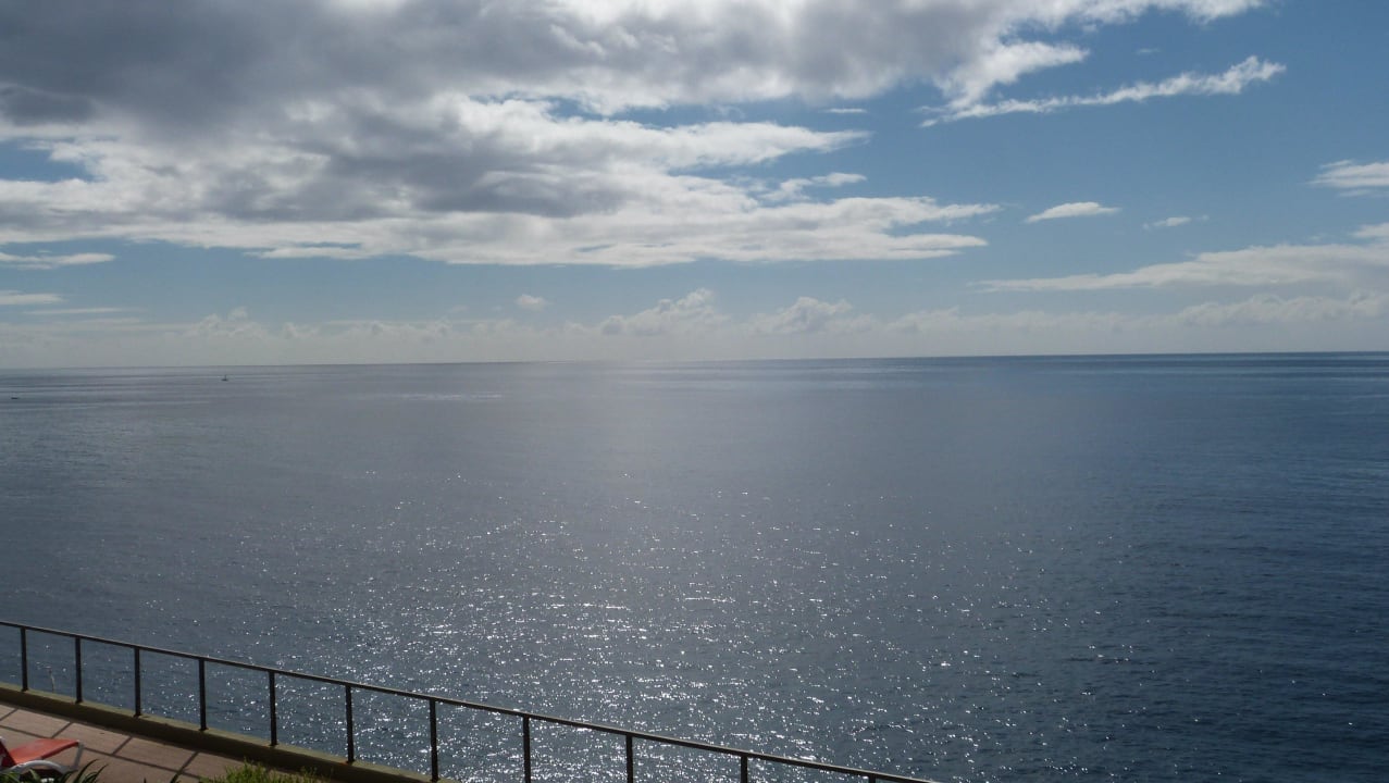 Blick vom Pool auf das Meer Hotel Golden Residence