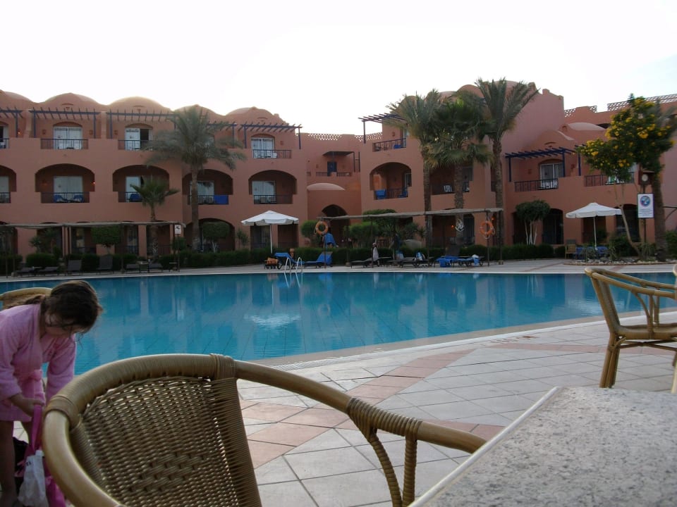 Pool und Zimmer Jaz Makadi Oasis Resort