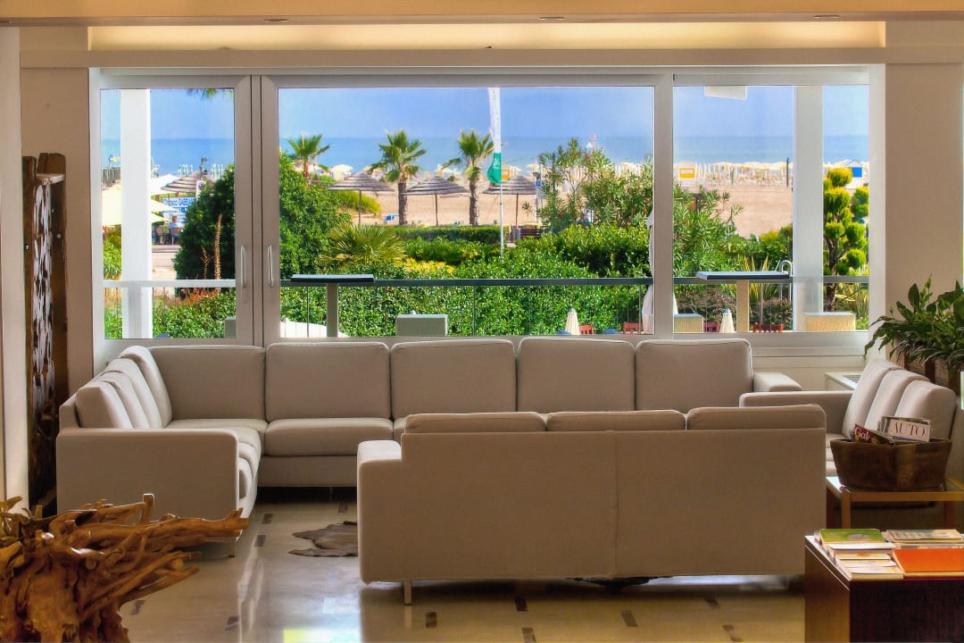 Lobby Hotel Garden Sea