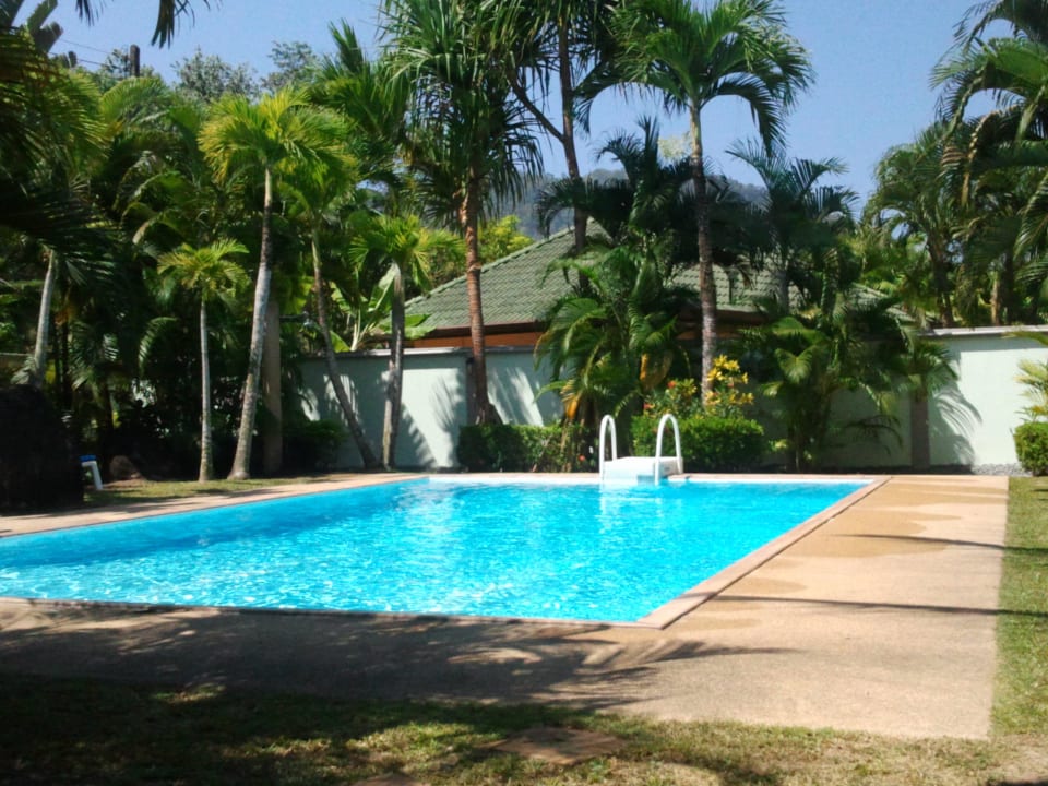 Am Pool Phuket Lotus Lodge