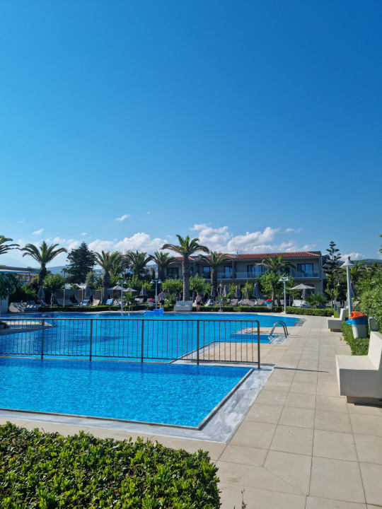 Pool Hotel Marinos Beach