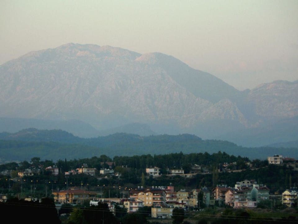 Ausblick vom Balkon auf Taurus-Gebirge Sunis Kumköy Beach Resort Hotel & Spa