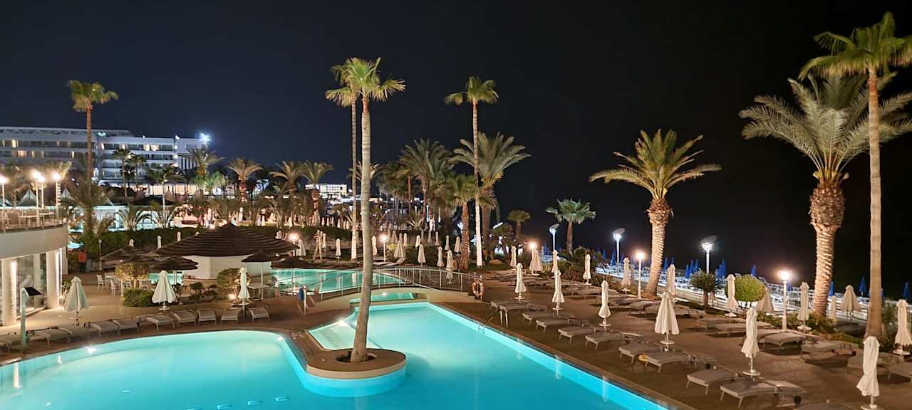 Pool Hotel Sunrise Beach