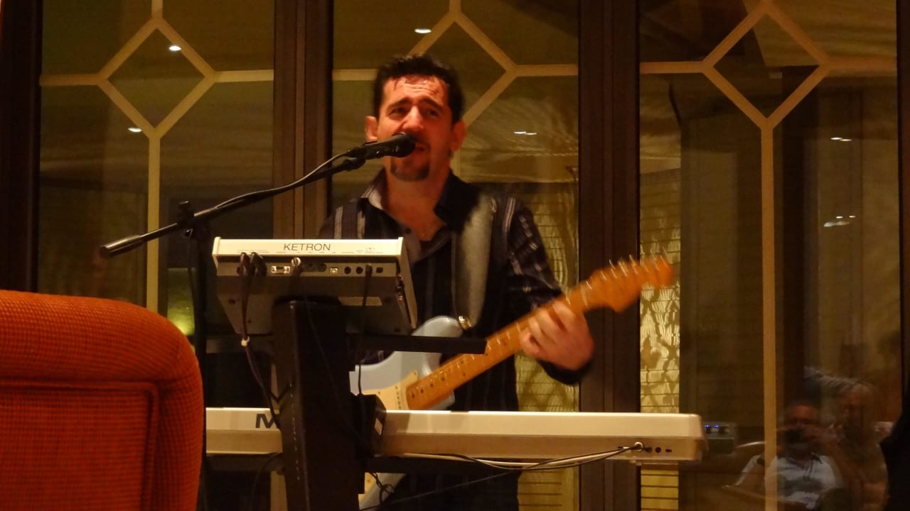 Am Freitag gibt's Musik Hotel das Paradies