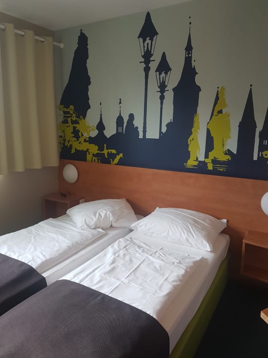 "Zimmer" B&B Hotel Würzburg (Würzburg) • HolidayCheck (Bayern ...