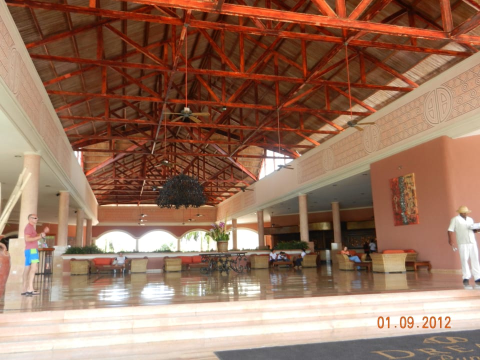 Lobby / Eingang Wyndham Alltra Punta Cana