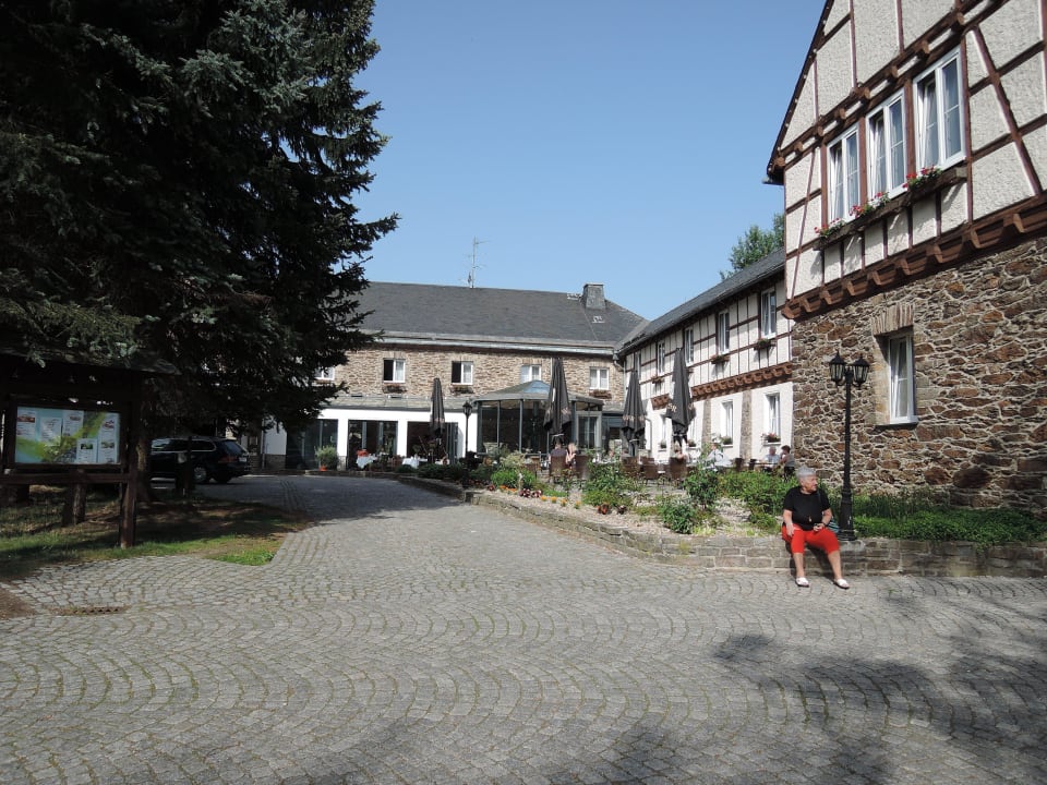 Wintergarten - Restaurant und Terrasse Sonnenhotel Hoher Hahn