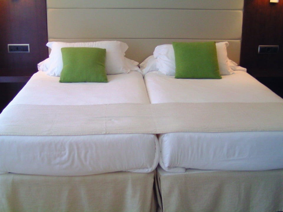 Bett Las Gaviotas Suites Hotel