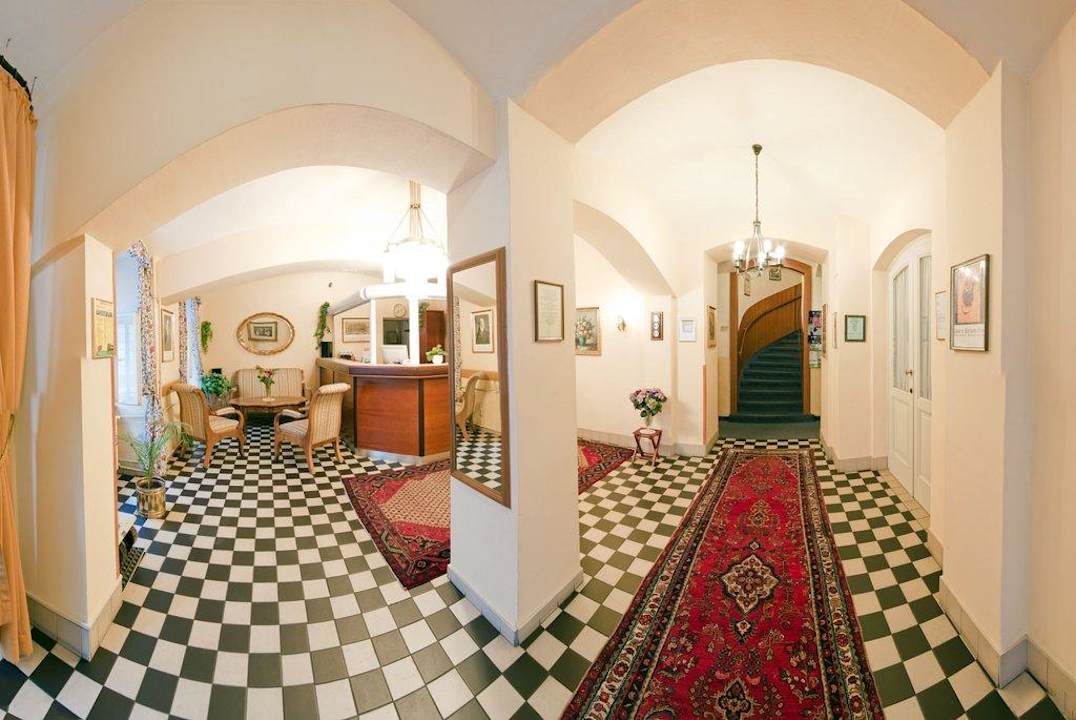 Rezeption Hotel Graf Stadion