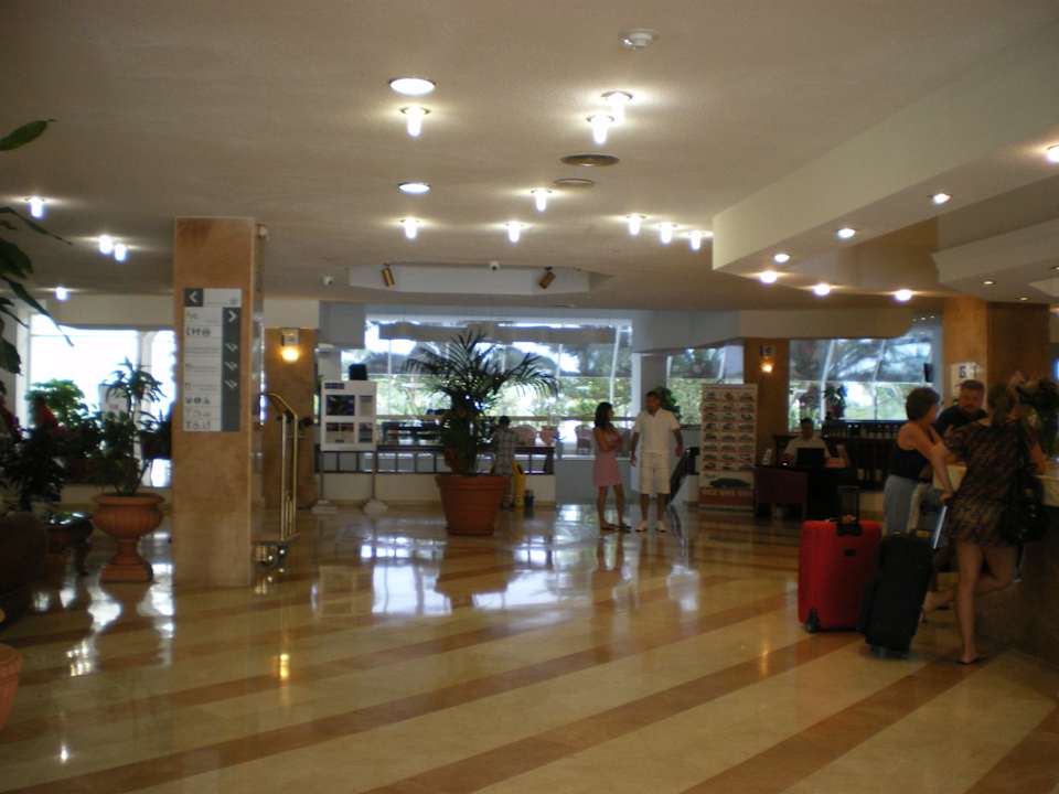 Rezeption H10 Las Palmeras