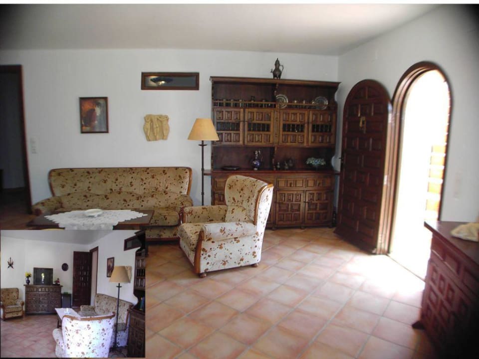Wohnzimmer mit Ausgang zur Poolterrasse El Refugio Villa Rosa