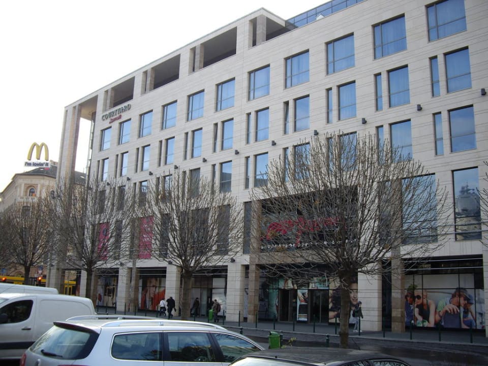 Von aussen Courtyard Hotel Budapest City Center