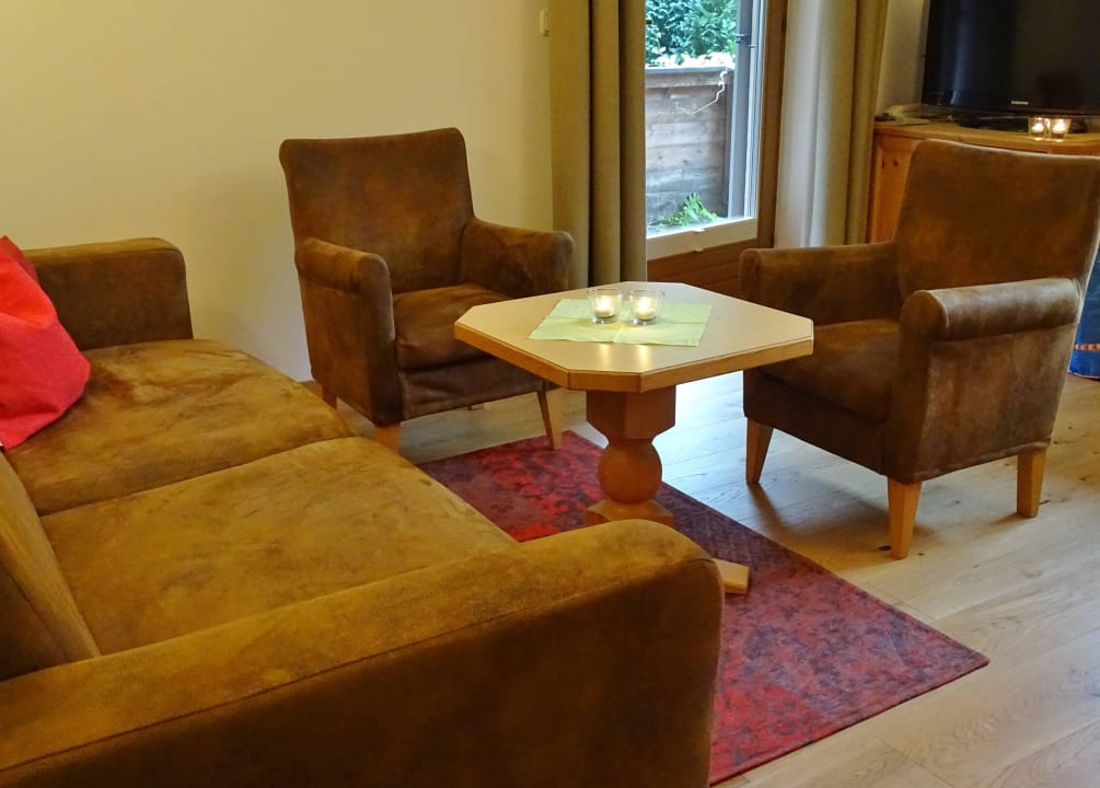 Zithoek appartement 107. Prima bank en stoelen Landhof Ellmau
