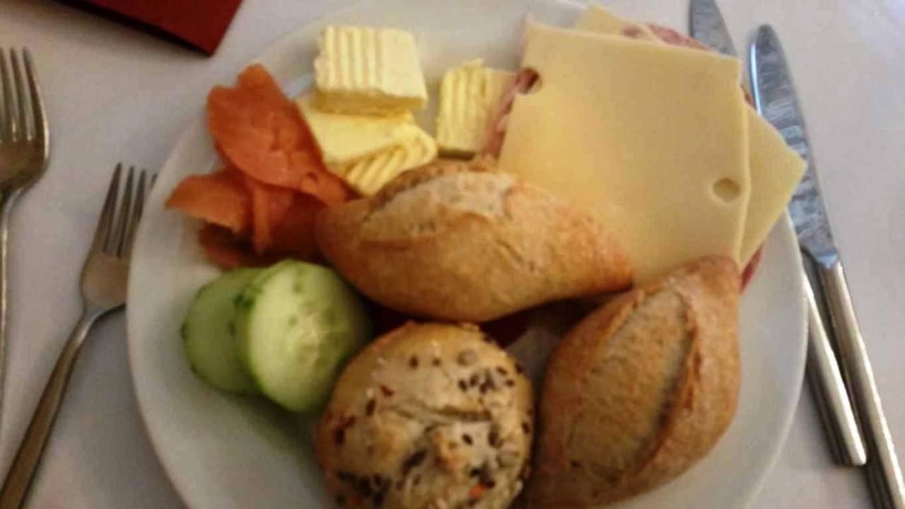 Frühstück, Semmel zu hart Hotel Halm Konstanz