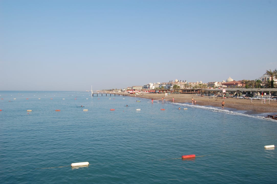 Blick vom Steg auf den Strand Belek Beach Resort Hotel