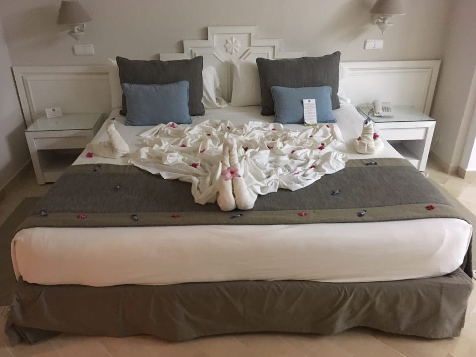 Zimmer Hotel Royal Garden Palace