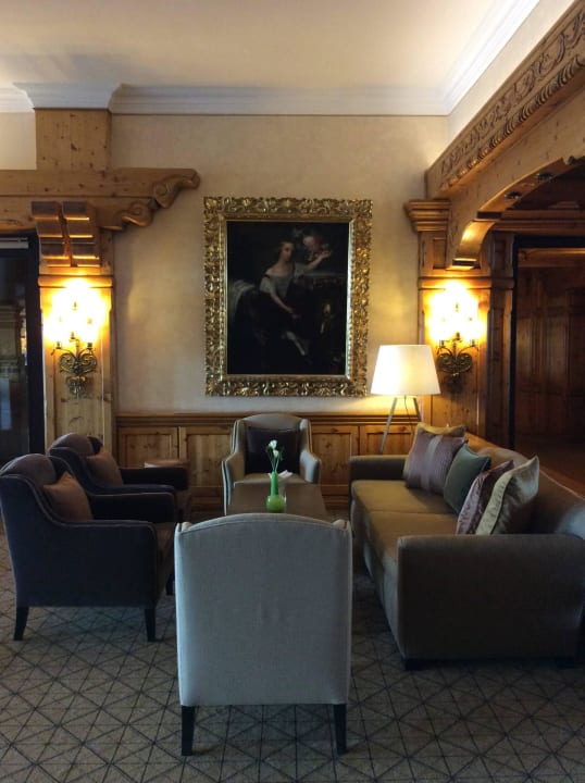 Sitzgruppe in der Lobby Interalpen-Hotel Tyrol