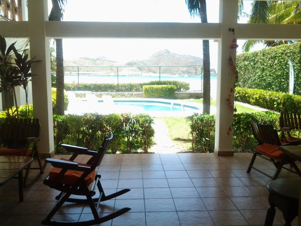 Terraza planta baja con salida al mar HC Liri Hotel