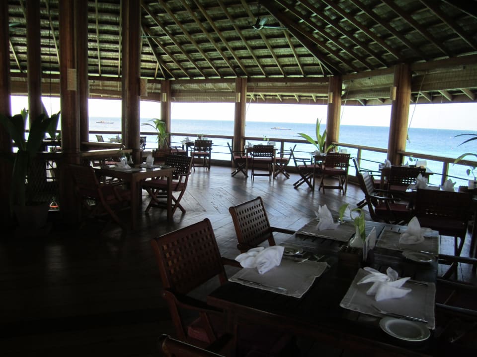 Steg-Restaurant NH Collection Maldives Reethi Resort