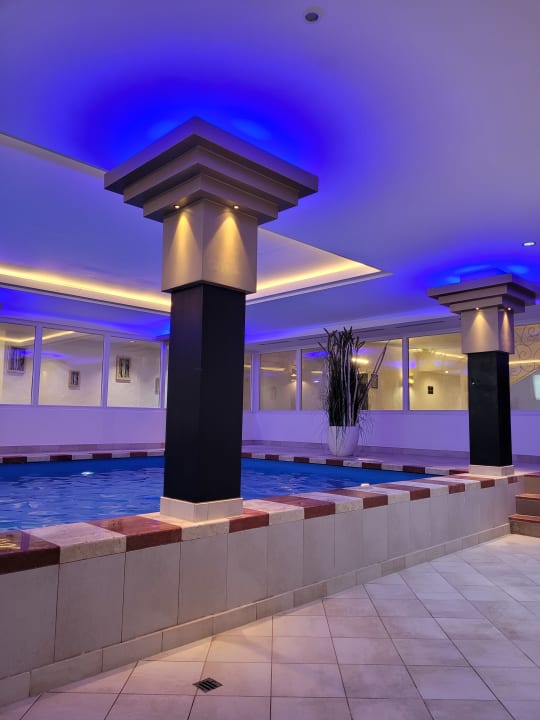 Pool MONDI Hotel Axams