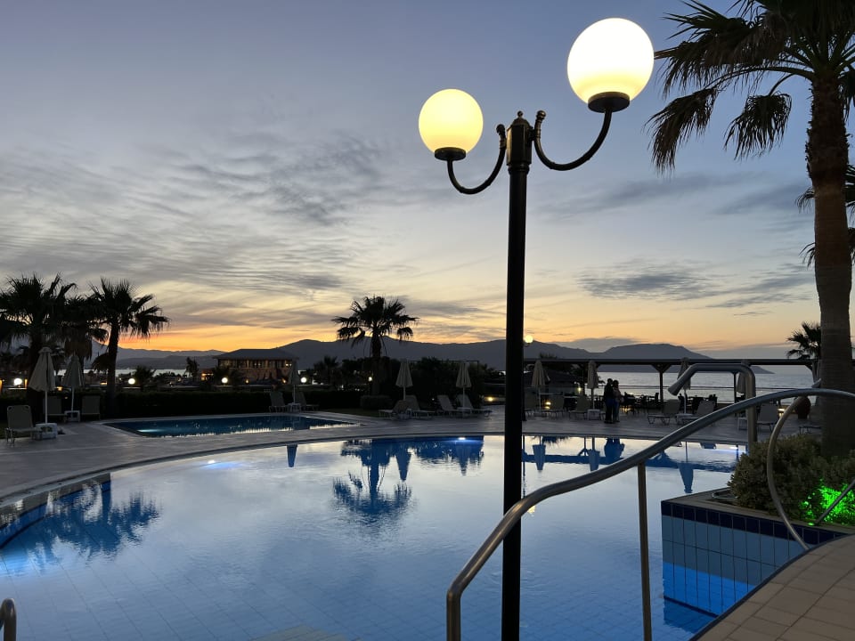 Pool Hydramis Palace Beach Resort