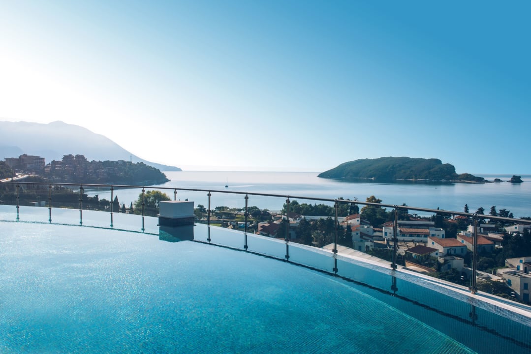 Pool Iberostar Waves Slavija