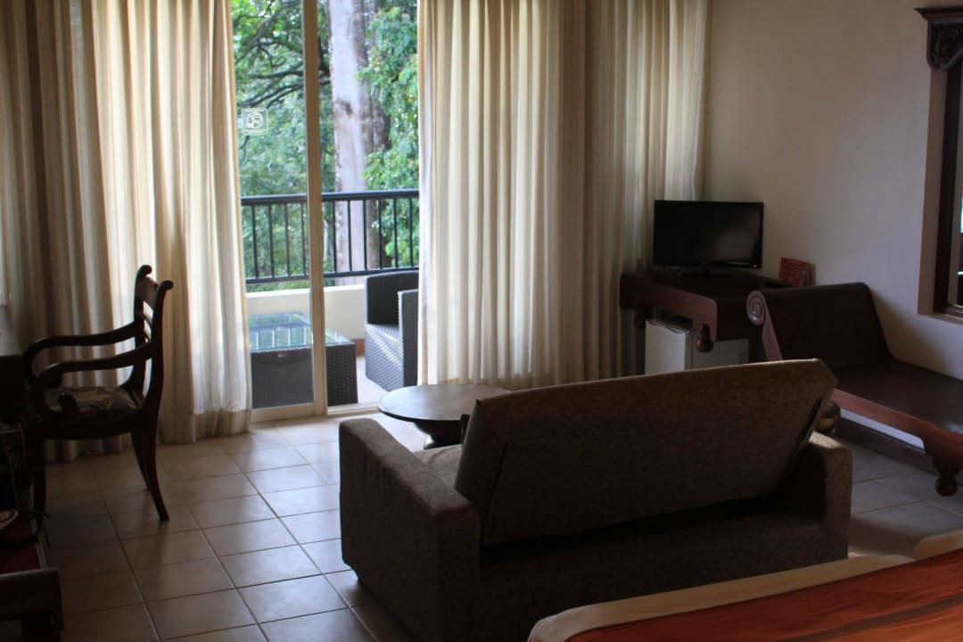 Blick auf den kleinen Balkon Hotel Thilanka