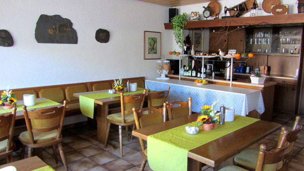 Frühstücksraum, Theke Gästehaus Walter