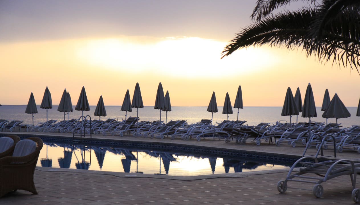 Morgen Athmosphäre am Pool Grupotel Aguait Resort & Spa - Adults only
