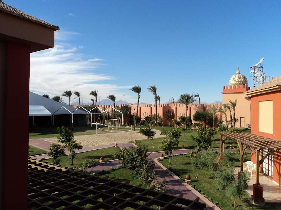 Aussicht von einem Balkon im 400 Bereich Pickalbatros Alf Leila Wa Leila Resort - Neverland Hurghada