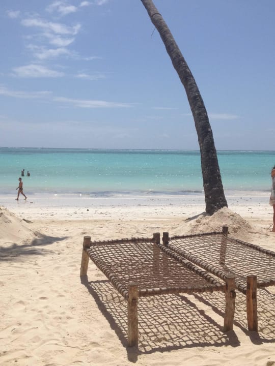 Bequeme Liegen am Strand TUI Blue Bahari Zanzibar